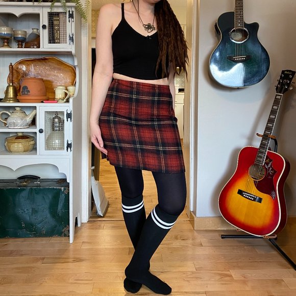 Red Plaid Academia Mini Skirt - Nevada brand - Picture 2 of 7